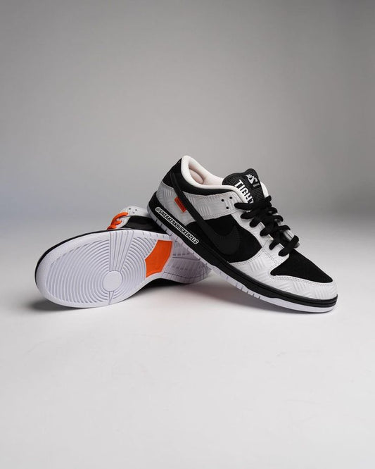 Nike Dunk SB Dunk Low TIGHTBOOTH Black White