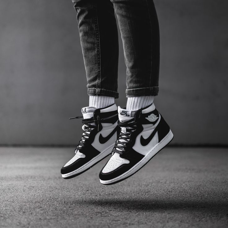 Air Jordan Retro 1 High “Panda”