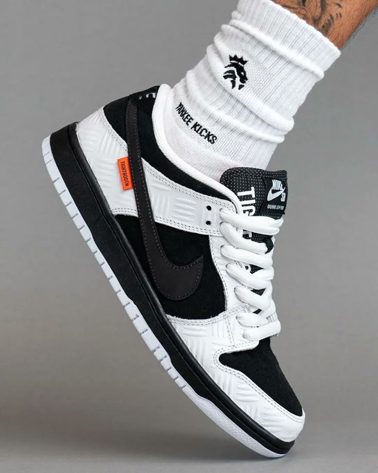 Nike Dunk SB Dunk Low TIGHTBOOTH Black White