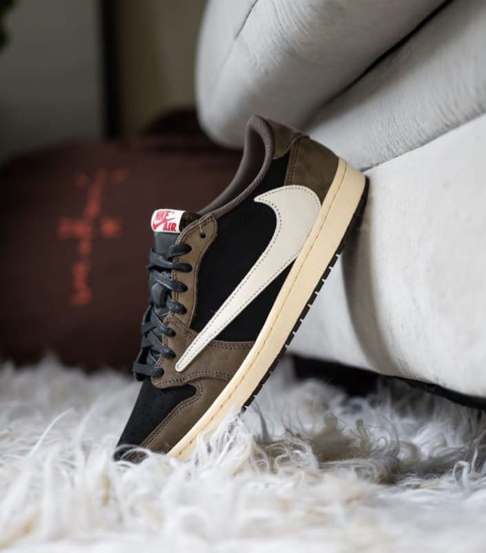 Nike Men's Air Jordan 1 Low Travis Scott
