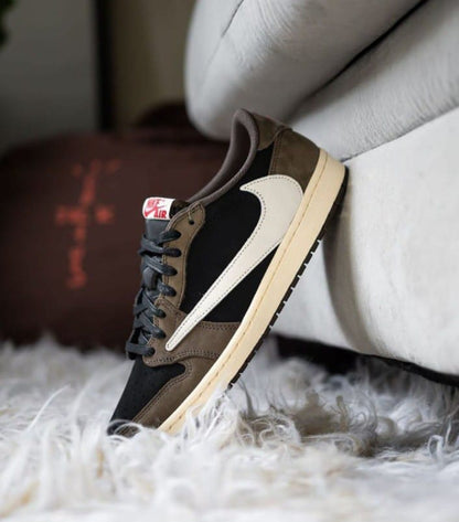 Nike Men's Air Jordan 1 Low Travis Scott